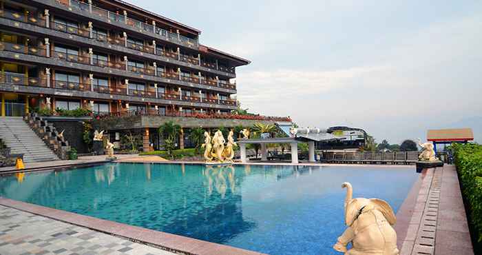 Kolam Renang Seruni Hotel Gunung Gede