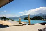 สระว่ายน้ำ Seruni Hotel Gunung Salak