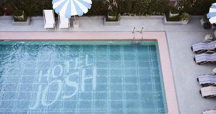 Kolam Renang Josh Hotel