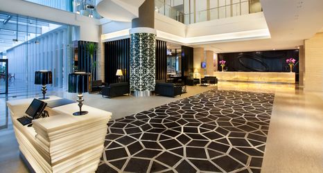 Lobby 2 JS Luwansa Hotel And Convention Center