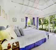 Kamar Tidur 2 The Tamarind Lake Villa