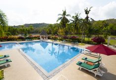Swimming Pool 6 The Tamarind Lake Villa