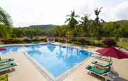 Swimming Pool 6 The Tamarind Lake Villa