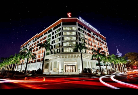 Exterior Royale Signature Hotel