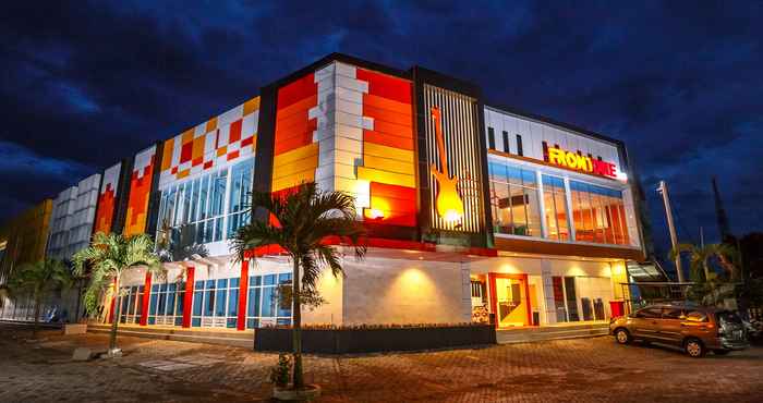 Exterior Front One Inn Muntilan Magelang