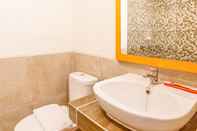 In-room Bathroom Front One Inn Muntilan Magelang