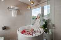 In-room Bathroom Cicilia Saigon Hotels & Spa