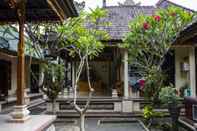 พื้นที่สาธารณะ Tri Upasedana House