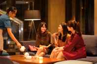 Bar, Kafe, dan Lounge Hotel Ayola Lippo Cikarang