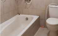 In-room Bathroom 7 Wisma Davinci Tanah Abang