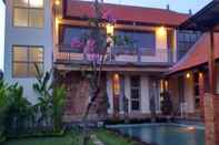 Swimming Pool Semaya Homestay