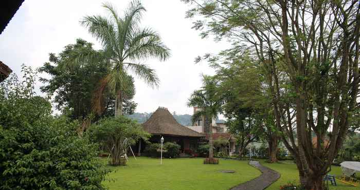 Luar Bangunan La Oma Hotel - Lembang