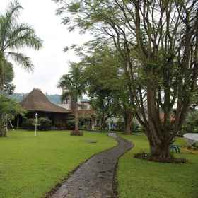 La Oma Hotel - Lembang 1, Khách sạn Polsek Cisarua