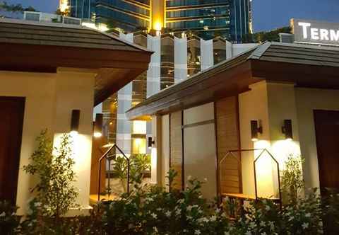 Nearby View and Attractions W 21 HOTEL Bangkok