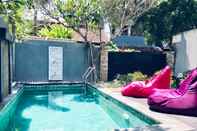 Kolam Renang Queen Villa Bali