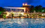 Swimming Pool 2 Valley Mountain Hotel