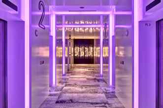 Lobby 4 YOTEL Singapore Orchard Road