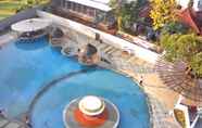 Swimming Pool 4 Bintang Jadayat 1