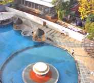 Swimming Pool 4 Bintang Jadayat 1