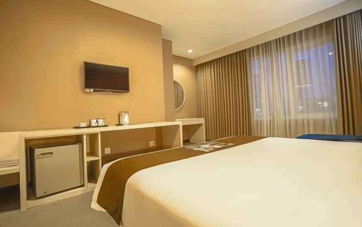 Royal Regantris Cendana Formerly Royal Singosari Surabaya - Deluxe Room Only