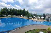 Swimming Pool Beth Kasegaran Theresia Hotel