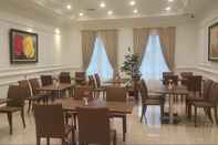 Bar, Cafe and Lounge Beth Kasegaran Theresia Hotel