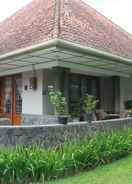 EXTERIOR_BUILDING De Riau Cottage by HouseinBandung