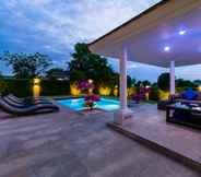 Exterior 3 Luxury Pool Villa 604