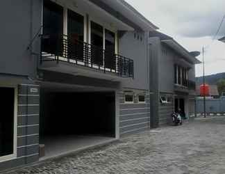 Exterior 2 Sapadia Villa Balige