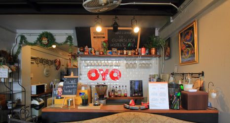 Lobby 2 GUYASUKA Hostel&Cafe