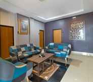 Lobby 4 OYO 3255 Enam Delapan Guest House Syariah