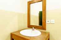 In-room Bathroom Teba House Bisma by ecommerceloka