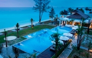 Swimming Pool 2 Hotel Santika Premiere Beach Resort Belitung