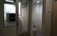 Toilet Kamar 6 Cozy Room Gading Nias Residence Apartment (T3S)