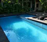 Swimming Pool 4 Alamanda Homestay