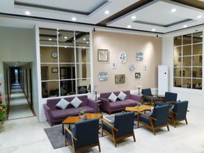 Lobby 4 Triizz Hotel Semarang