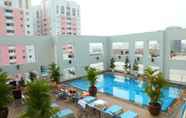 Swimming Pool 2 Sunland Hotel