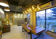 ร้านอาหาร 6 The Plug hotel @ i-Biz Avenue