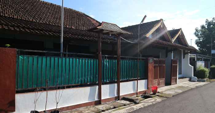 Exterior Kembar Guesthouse