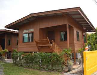 Exterior 2 Cozy Stay in The Center of Chiang Mai Old Town