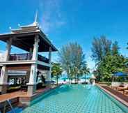 สระว่ายน้ำ 4 Anyavee Tubkaek Beach Resort (SHA Extra Plus)