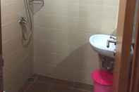 In-room Bathroom WJY Apartment Margonda Residence 5