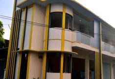 外観 2 Penginapan Topan