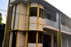 外観 Penginapan Topan