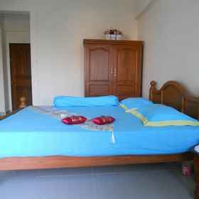 Ulife 1, Hotel Sexy Maid