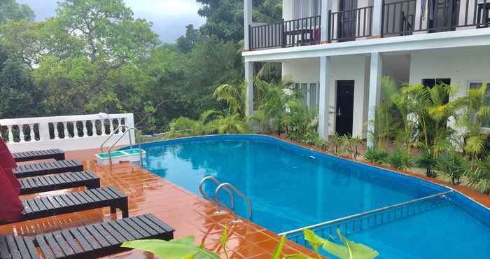 Hồ bơi The Hill Resort Phu Quoc