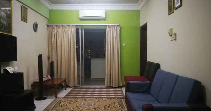 Lobi Zaiha Holiday House