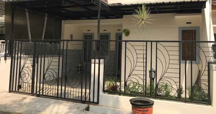 Exterior Java Family Homestay Batu Malang