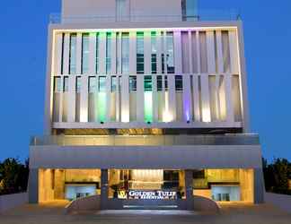 Exterior 2 Golden Tulip Essential Makassar