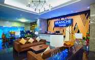 Bar, Cafe and Lounge 2 Golden Tulip Essential Makassar